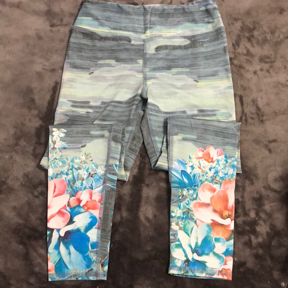 EUC Evolution and Creation leggings Small